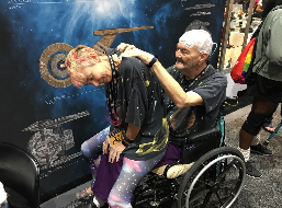 Vandar Rubbing Zena's back at Comic Con 50 San Diego